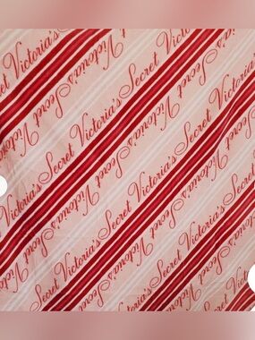 NEW Victoria's Secret Super Soft Plush Sherpa Throw / Blanket - White Pink Red